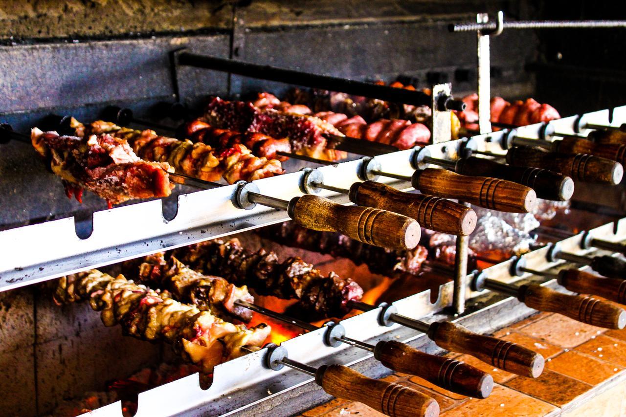 Hotel Churrascaria Pantaneira Poconé エクステリア 写真